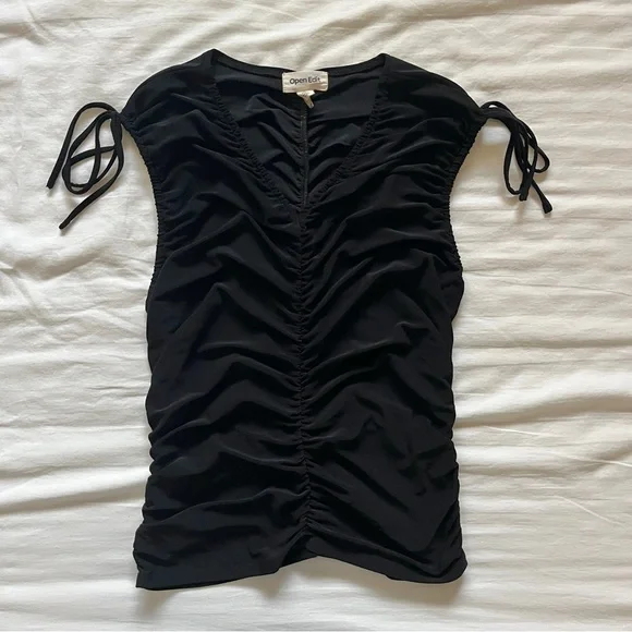 Slinky Ruched Top - Picture 2 of 6